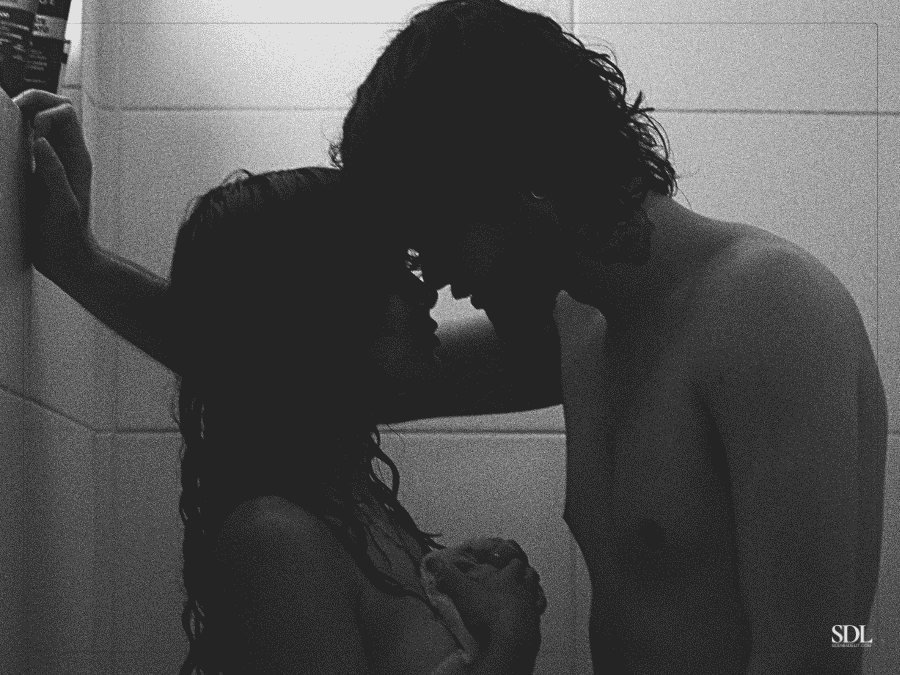Couple sous la douche érotique - Scènes de lit